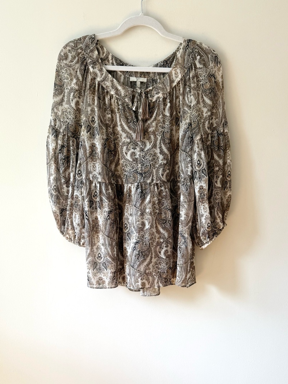 Joie 100% Silk Printed Blouse Top – Excellent Condition